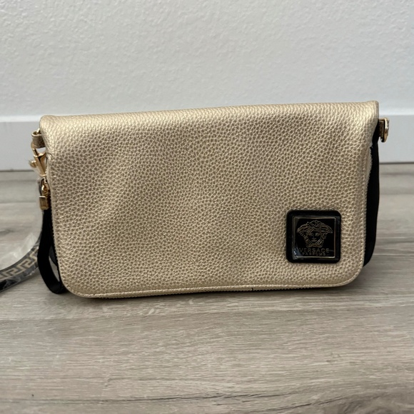 VERSACE Authentic NWOT Black and Gold Parfume Clutch/Bag - Picture 1 of 15
